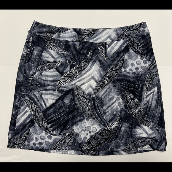 Golf Skirt w/ back pocket - Picture 1 of 5